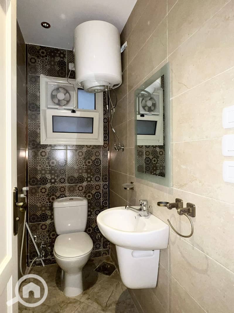 10 e0b13c26-0df1-4a30-a598-f96f153e5192. jpeg