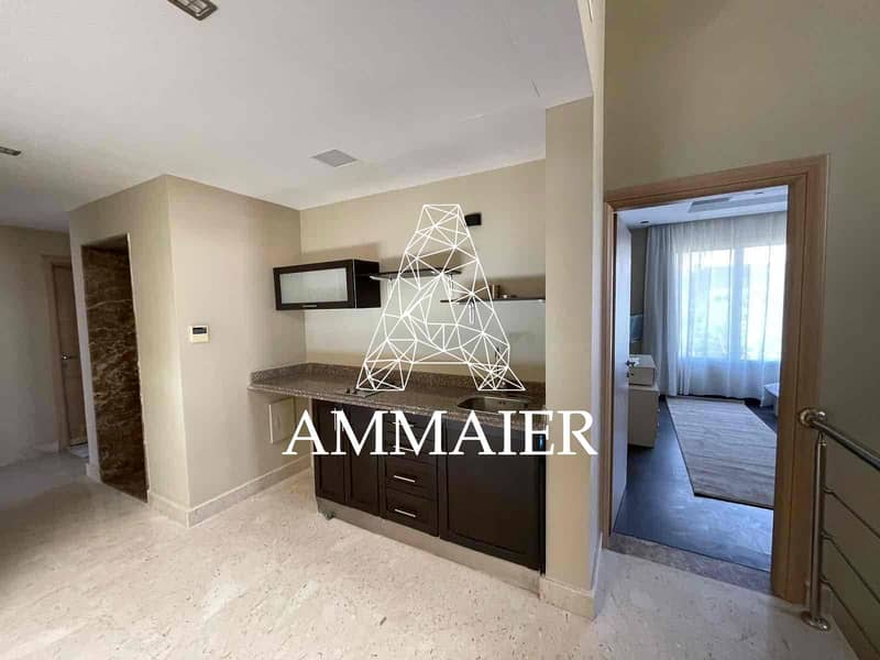 14 156cd32a-c7c5-4a19-85a8-9230c43e27a5. jpg