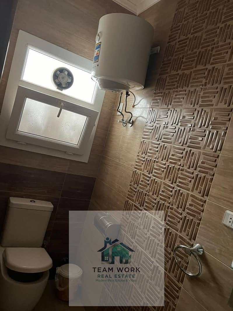 12 e73d7a1b-fe99-4ec4-bb91-2e045b3bd60c. jpg