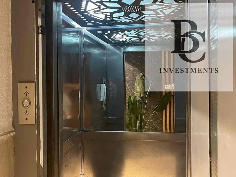 8 d72b8e4e-f594-42b1-92b9-4d4645512494. jpg