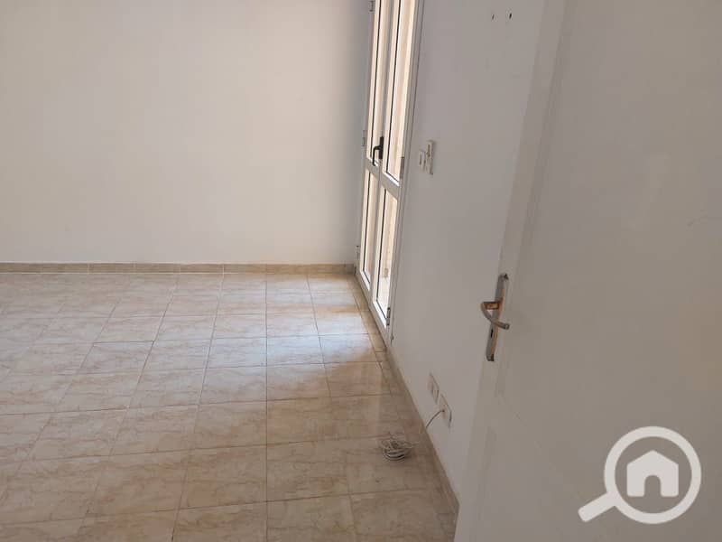 4 0fdfae76-8569-4024-8baa-220b81a49d86. jpeg