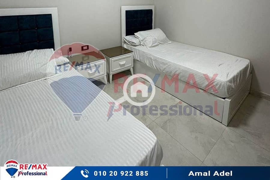 7 ef3c7111-de46-4bce-9f74-1a4d416046cd. jpg