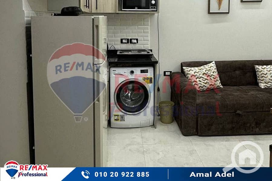 11 dcbae05f-3938-4ff1-a7e9-dd9a1528da09. jpg