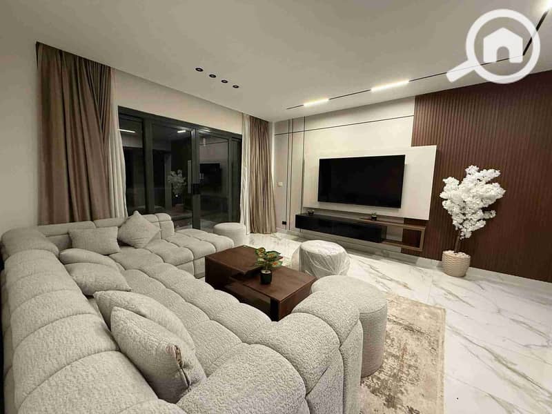 1000463157. jpg 1000463157. jpg