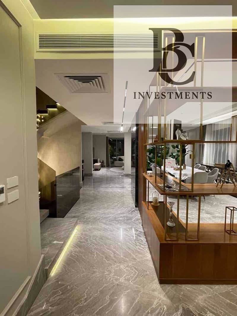 10 58b7609f-ed96-4e84-bd13-2e6f30c2d966. jpg