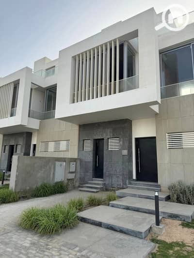 4 Bedroom Townhouse for Sale in 6th of October, Giza - 437135595_1663551680847357_4118771961246212464_n. jpg 4 Bedroom Townhouse for Sale in 6th of October, Giza - 437135595_1663551680847357_4118771961246212464_n. jpg