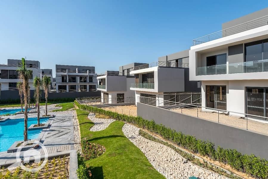 10 WhatsApp Image 2025-11-15 at 20.31. 44_ecbae5cf. jpg