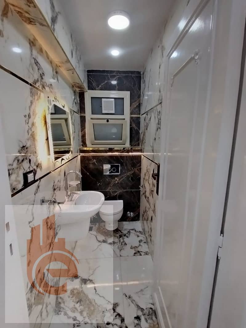 16 fe5c2267-3ebf-4adf-bb4b-f5fba849fab3. jpg