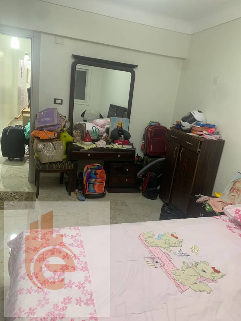 8 4ee86a24-6047-472b-8994-0cc67c4c34d4. jpg