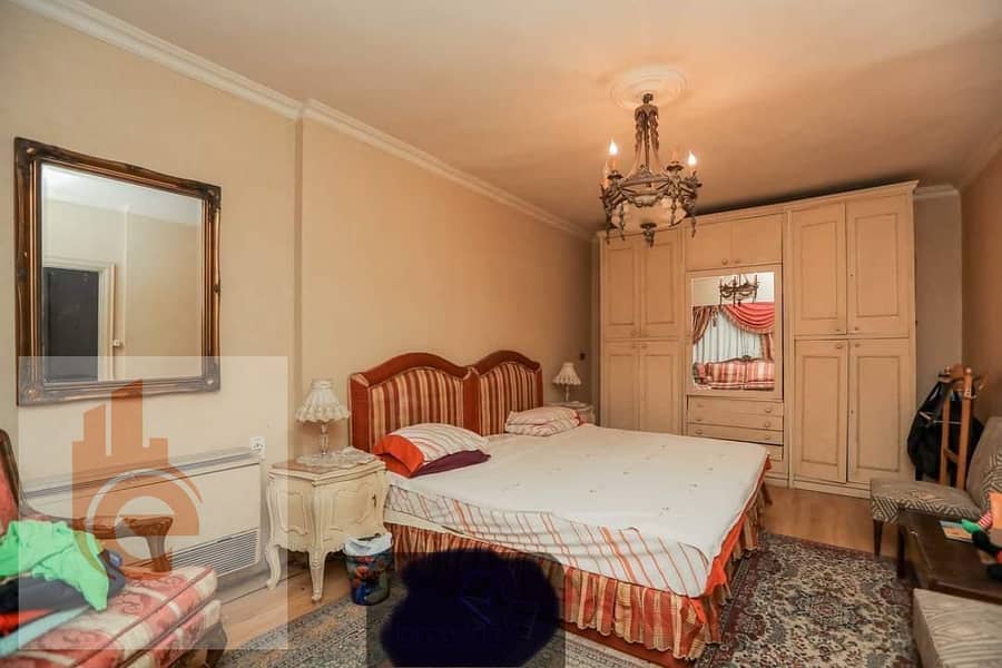 10 b70181ea-82da-44ac-8caf-b2a77c0ca2c0. jpg