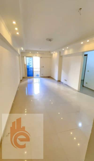 شقة 3 غرف نوم للايجار في لوران، الإسكندرية - 4a01a3fc-93c4-47e8-b837-be9cbe385c9f. jpg