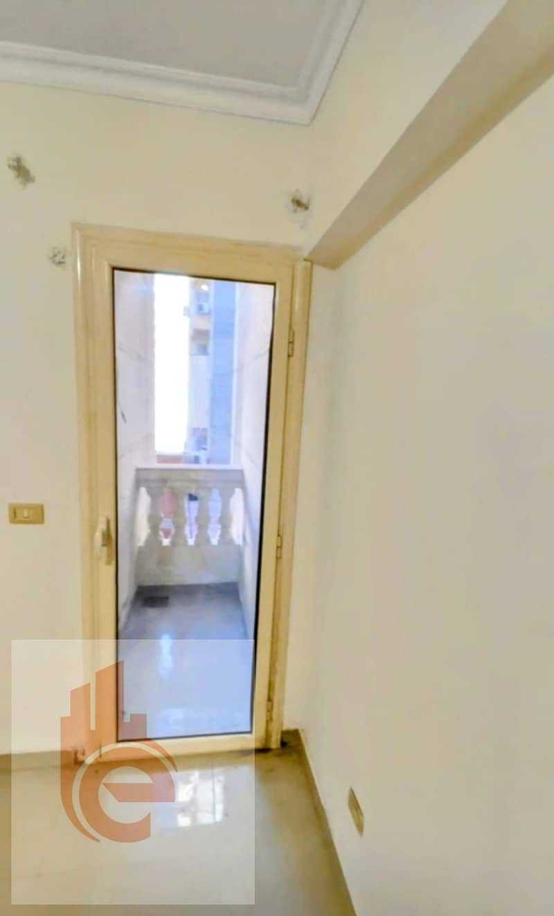 8 9a841c2e-81d7-440c-ba53-ac63d5a7027e. jpg