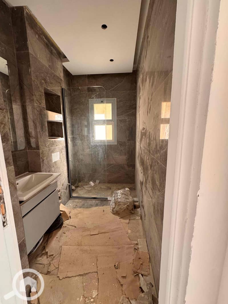 12 d9ab7483-41a7-43c6-8a9e-fc430852765e. jpg