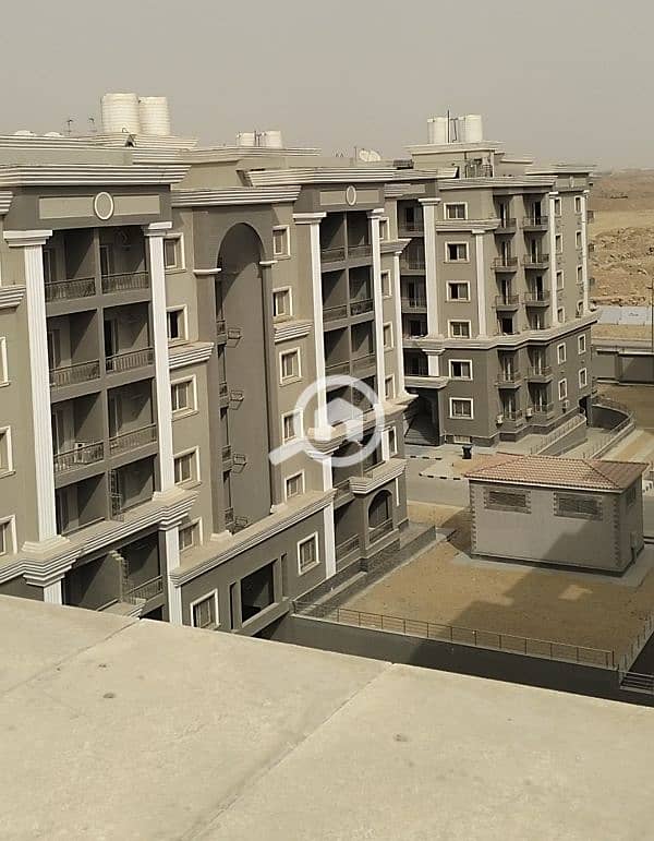 شقه رووف للبيع كمبوند تاون ريذيدنس أمام هايد بارك