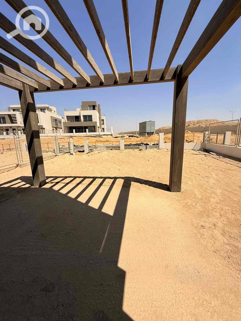 2 4c97a92a-97a9-4057-a8a3-ffd966f1da13. jpg