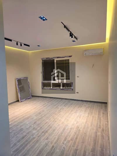 شقة 3 غرف نوم للايجار في الشيخ زايد، الجيزة - IMG-20251119-WA0140. jpg