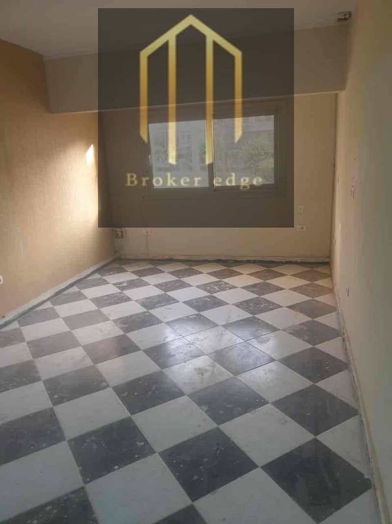 3 084f8518-e6ff-42d5-a0ac-3271e2c8c647. jpg