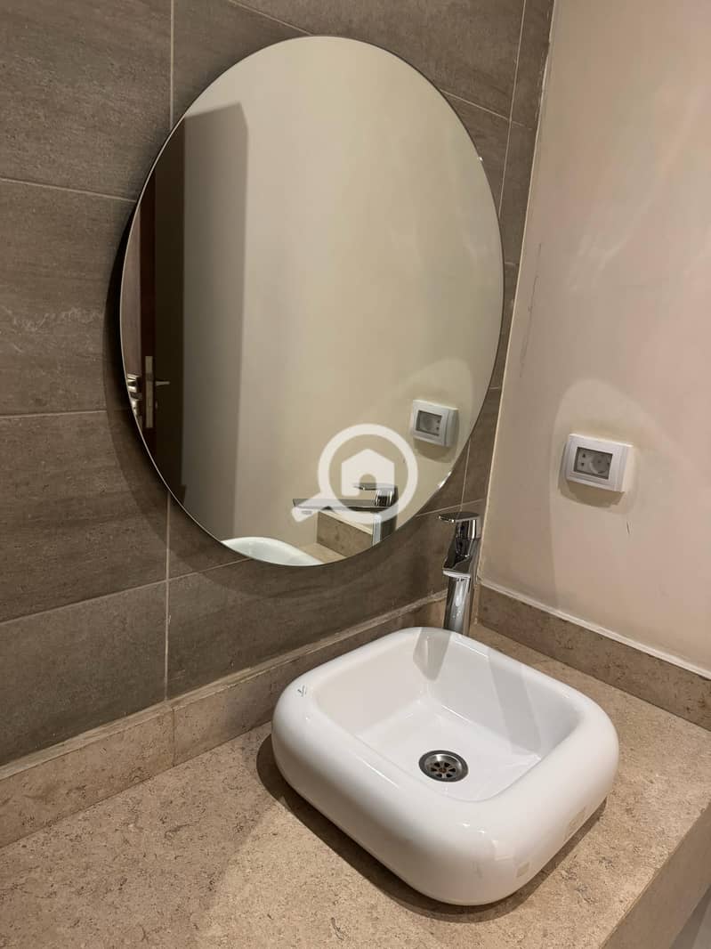 5 9e27716d-7ffb-432e-8324-0617bea86f9a. jpg