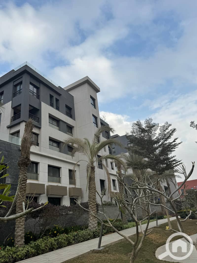 9 82d94fb7-425d-4cb2-933a-474bff02f82d. jpg