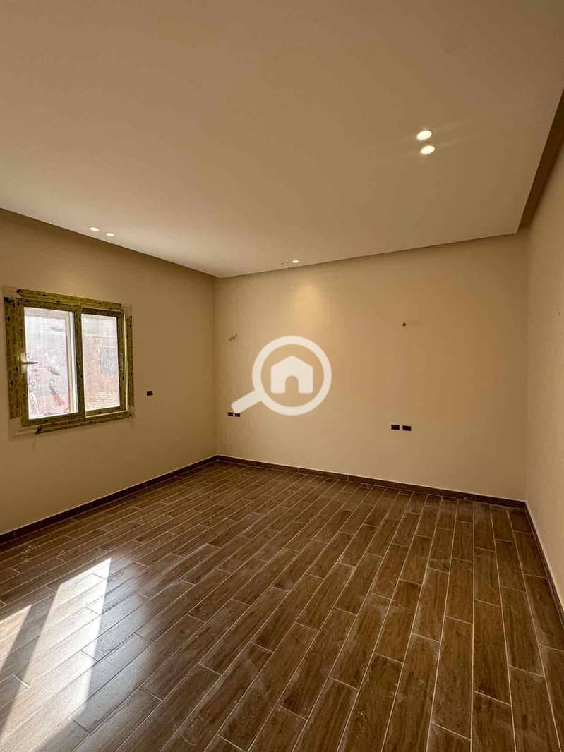 8 f92dc7c6-2be7-4644-889c-0e887e41b7c0. jpg