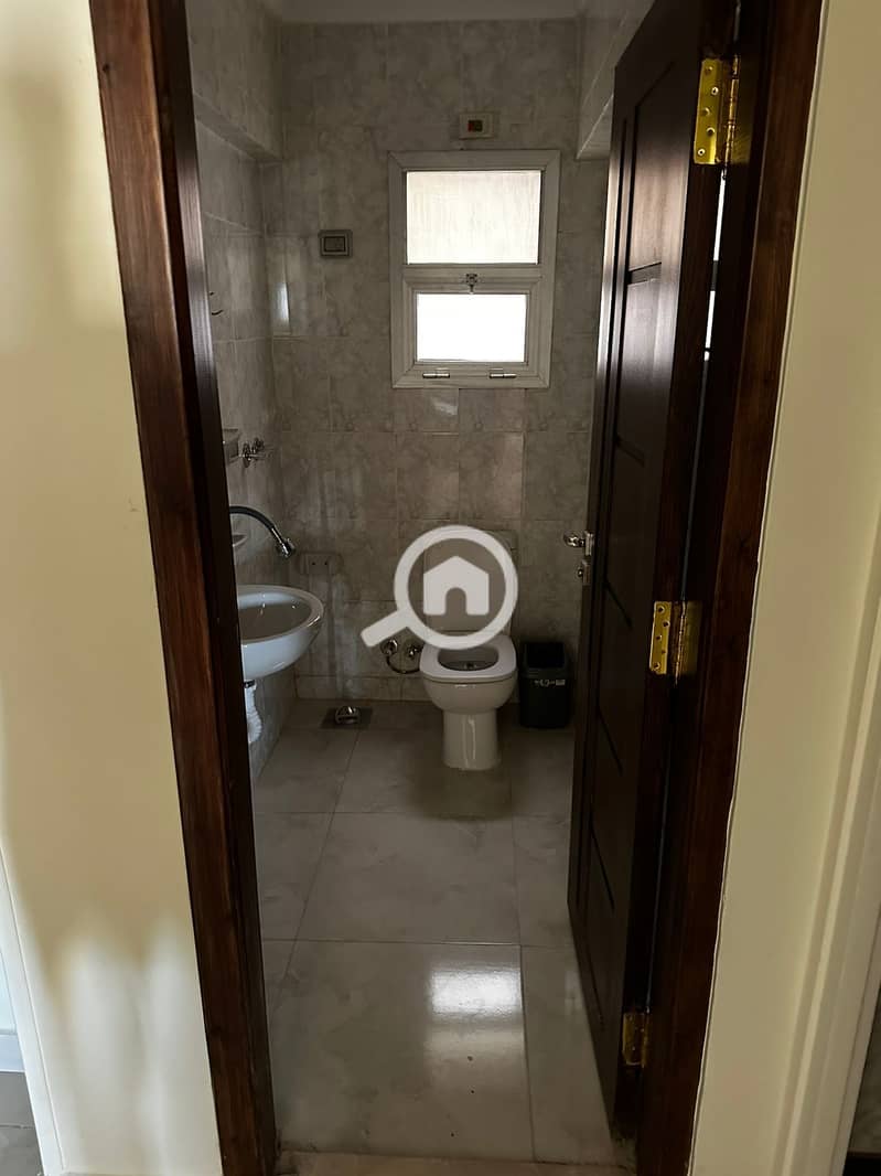 4 WhatsApp Image 2025-11-26 at 20.34. 35. jpeg