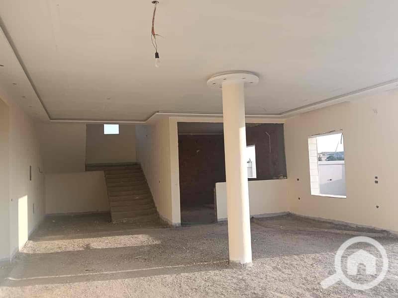 4 8df7ec92-5fc0-4afa-9455-1674e2b0a3c6. jpg