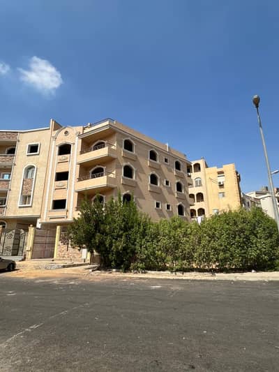 Residential Land for Sale in New Cairo, Cairo - مبني للبيع بالتجمع جاردنيا هايتس 1 - موقع متميز علي محور محمد نجيب
