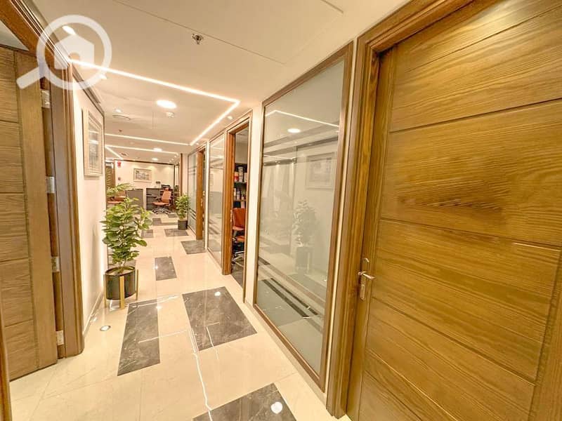 2 c7c29d70-c4a4-41b8-a23c-0e83eafc9278. jpg