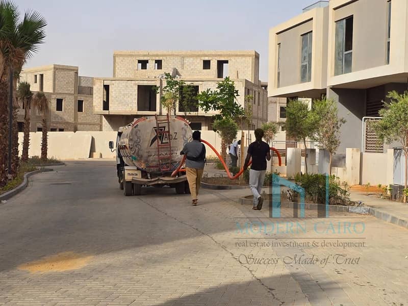 4 WhatsApp Image 2025-11-27 at 23.56. 05_379a01a3. jpg