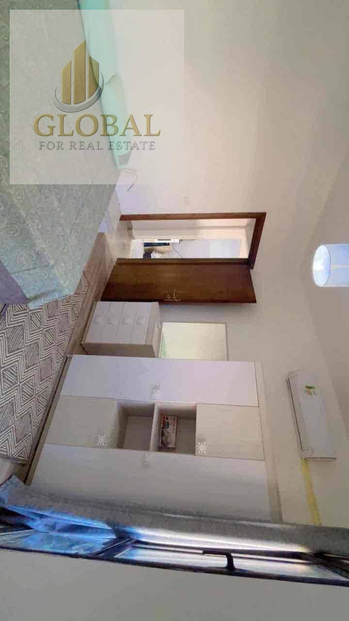 12 66b6e44d-cb9c-496a-ae2b-4d254172b3a4. jpg