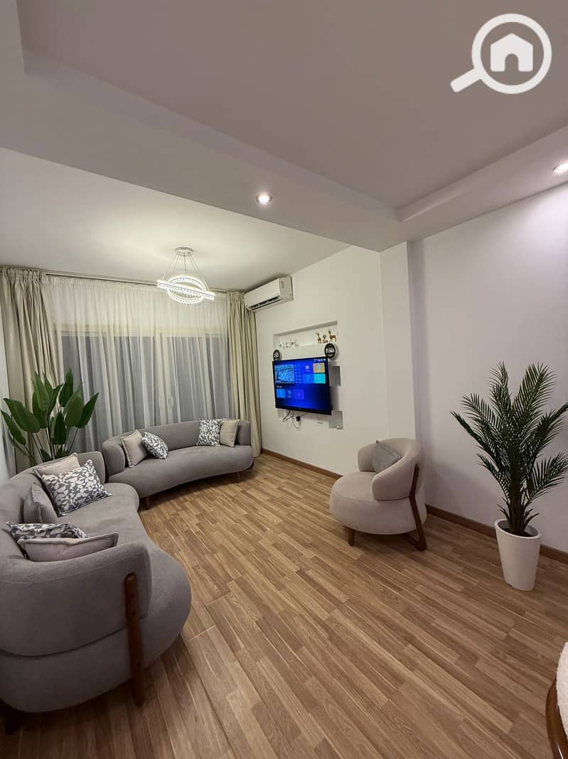 4 e14e5a72-7d71-4ec1-86bf-0f872ee79e15. jpeg