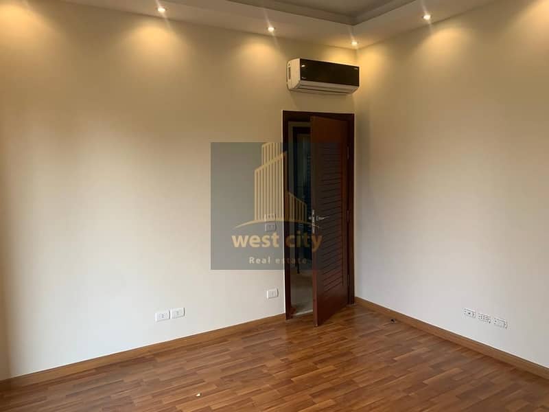 2 WhatsApp Image 2022-12-05 at 9.57. 37 PM (2). jpeg