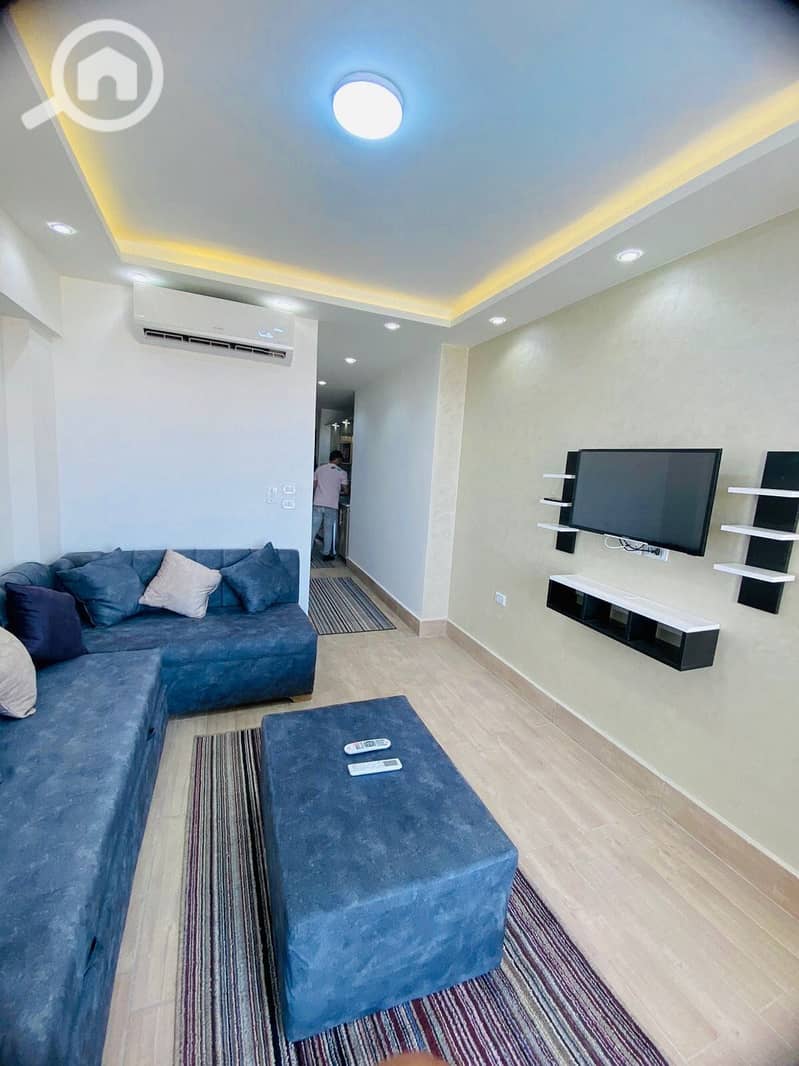 4 0f17f3c6-0613-4a00-aa62-eea60d2a7c83. jpg