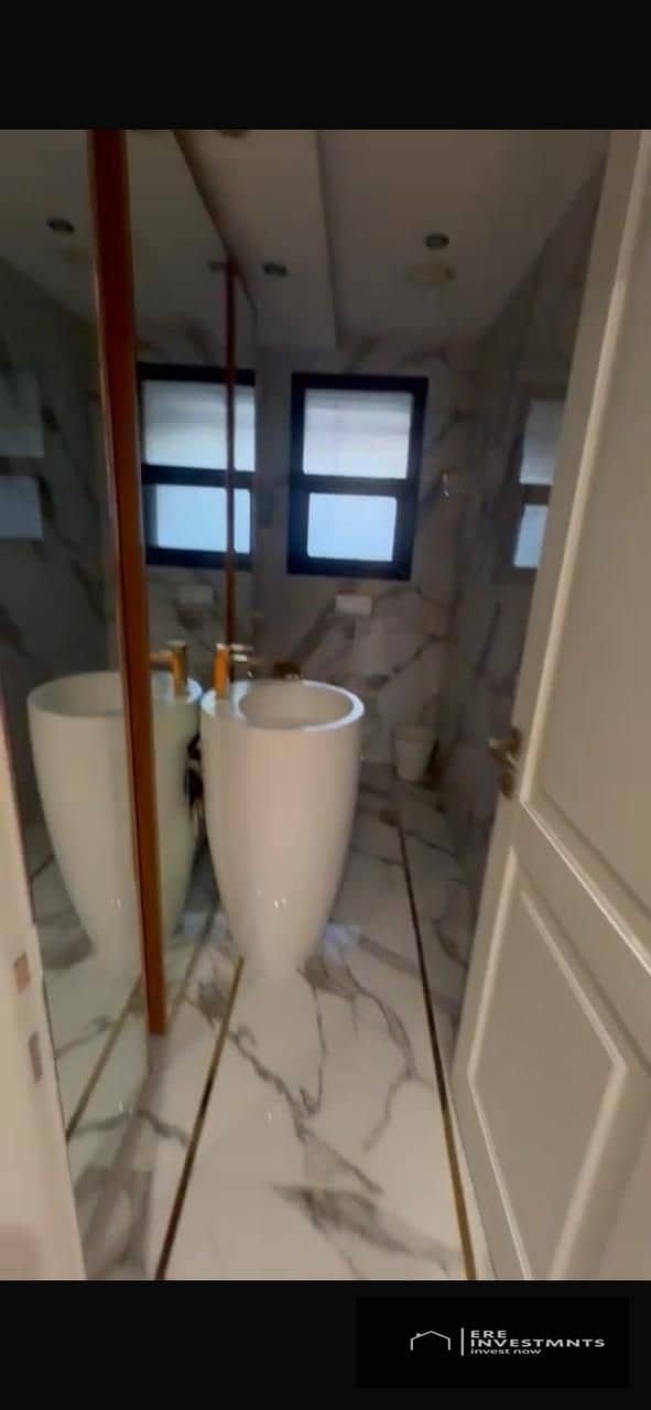 7 c78dd9d0-fdd0-43b0-a453-8915c95c6b63. jpg