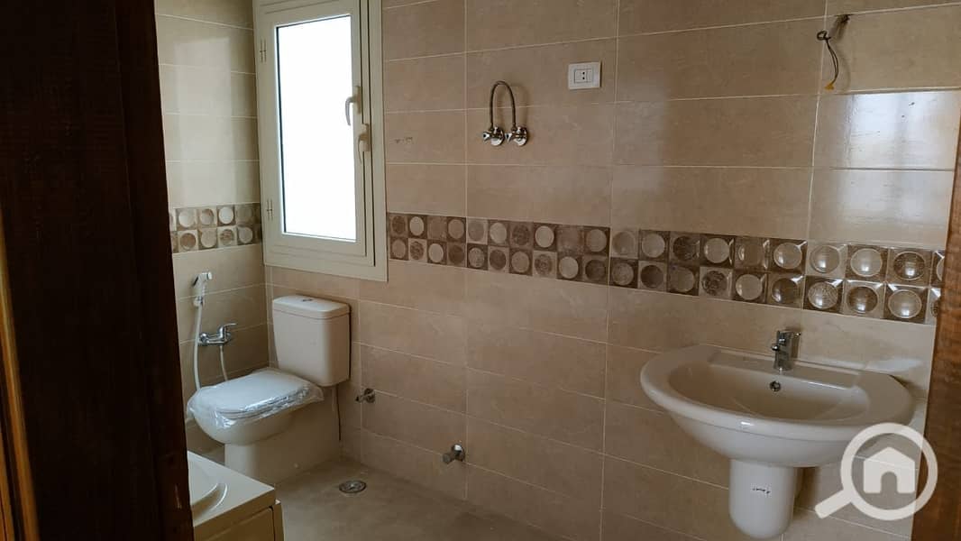 14 WhatsApp Image 2025-11-27 at 22.42. 03_6ad2ea37. jpg