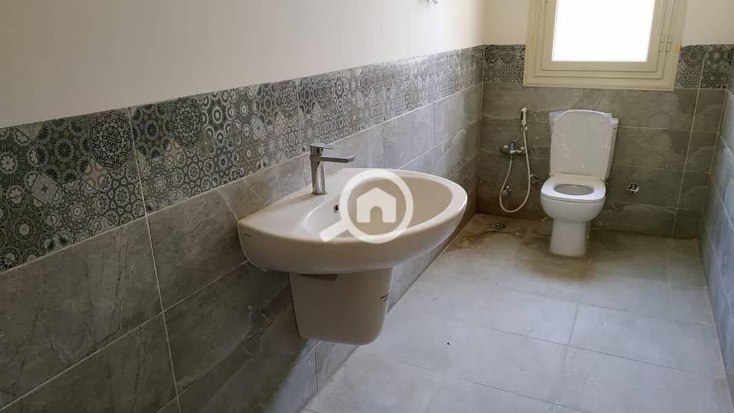 20 WhatsApp Image 2025-11-27 at 22.42. 03_5da76bcc. jpg