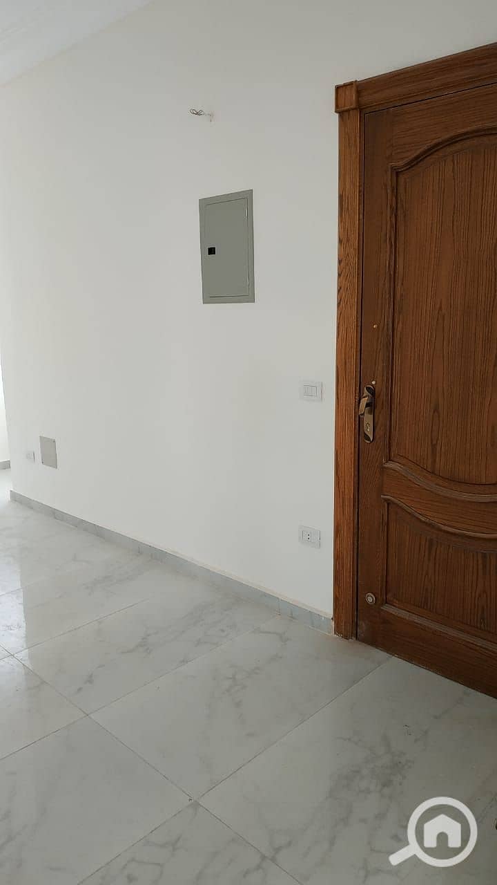 24 WhatsApp Image 2025-11-27 at 22.42. 07_8534fb69. jpg