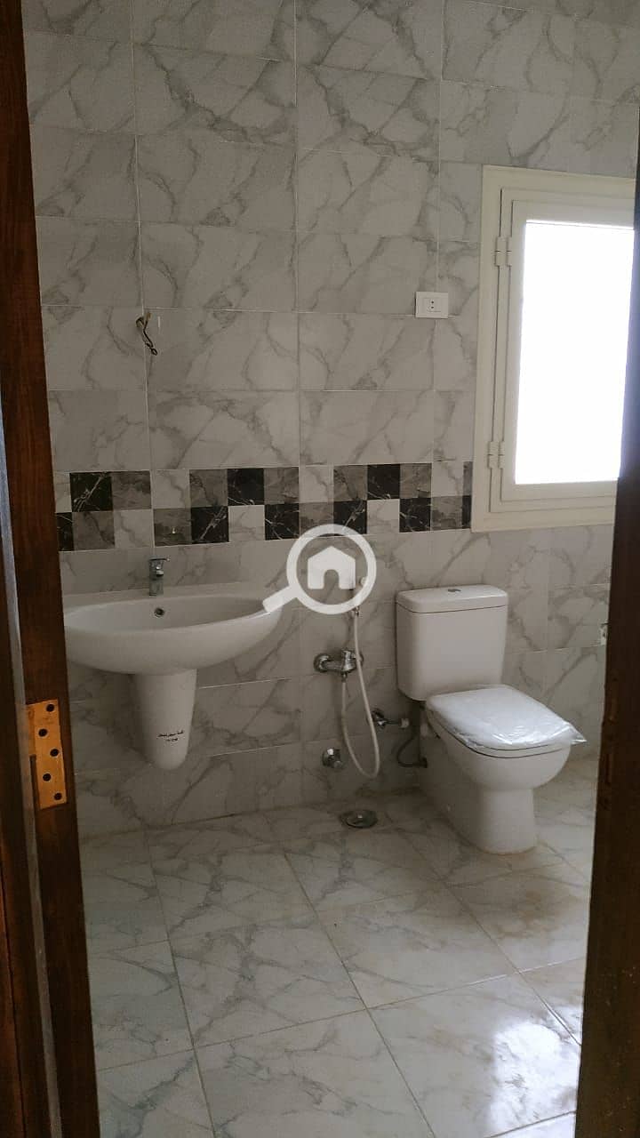 25 WhatsApp Image 2025-11-27 at 22.42. 05_497a86b4. jpg