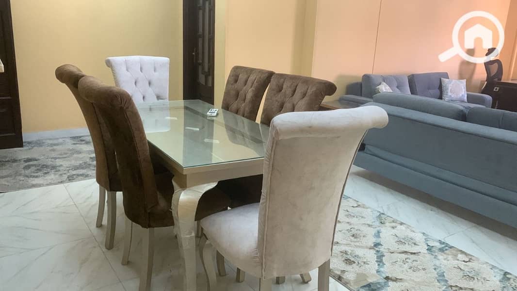 2 photo_5839211869929934145_y. jpg