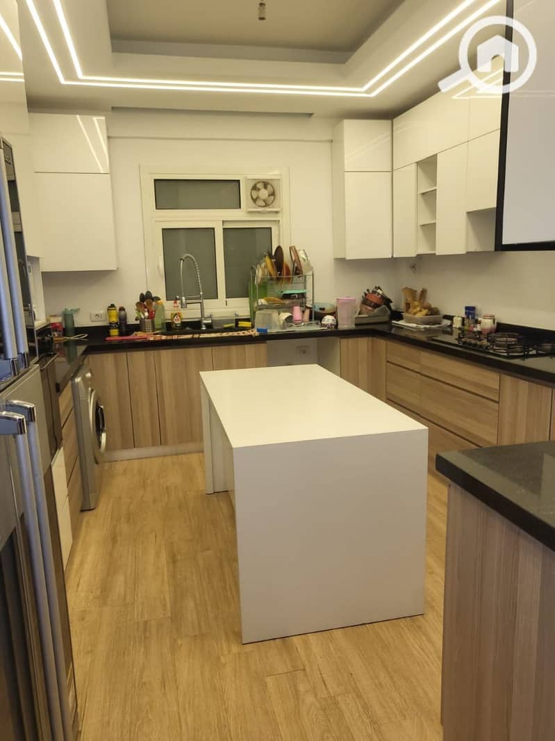 10 photo_5839211869929934133_y. jpg