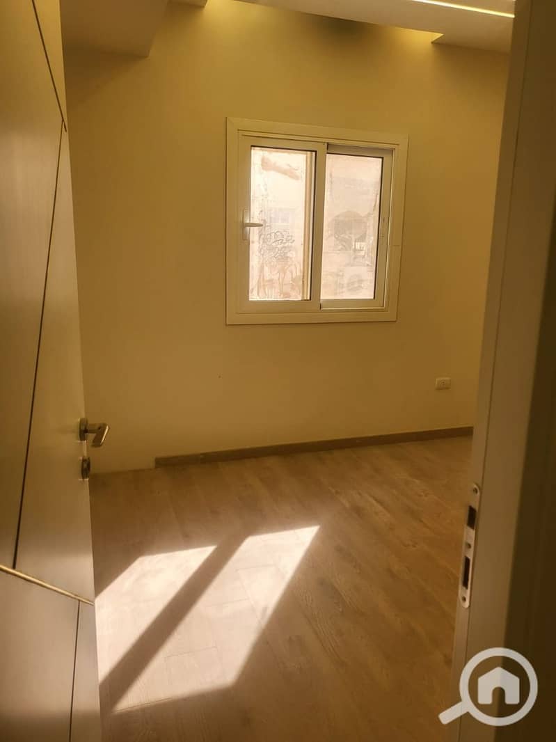 18 photo_5839211869929934122_y. jpg