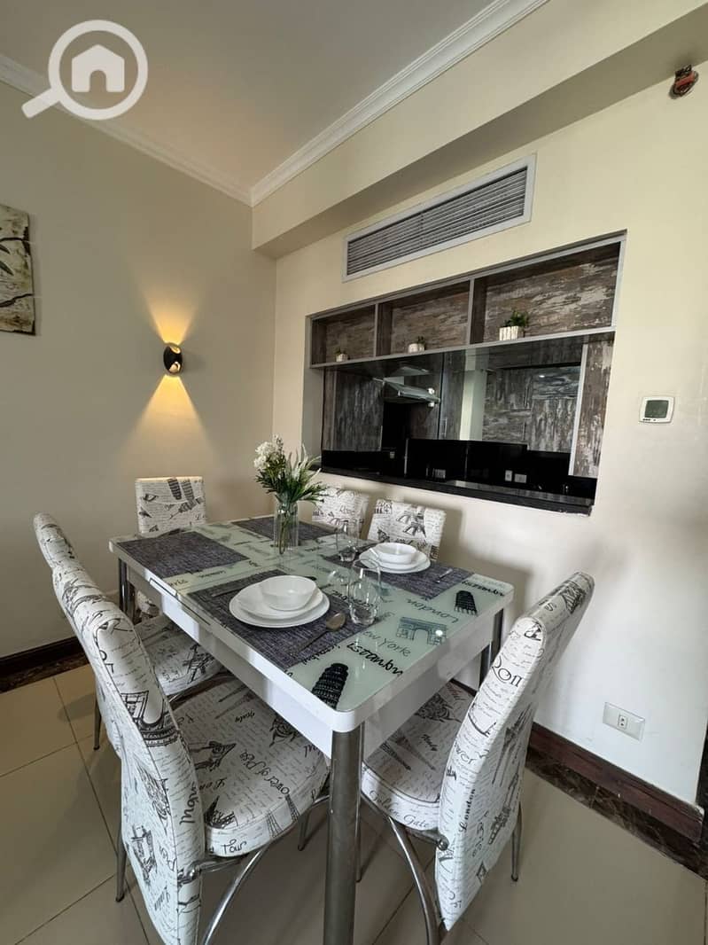 2 photo_5839211869929934106_y. jpg