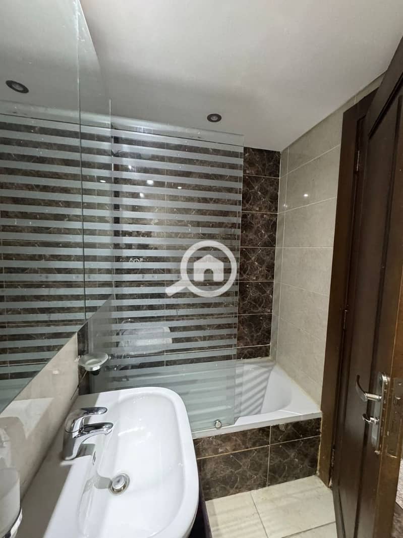 10 photo_5839211869929934102_y. jpg