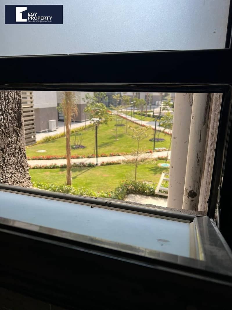 12 _files_a5ca8313-4bb0-4919-8ebb-f9e8e1cf8040. jpeg