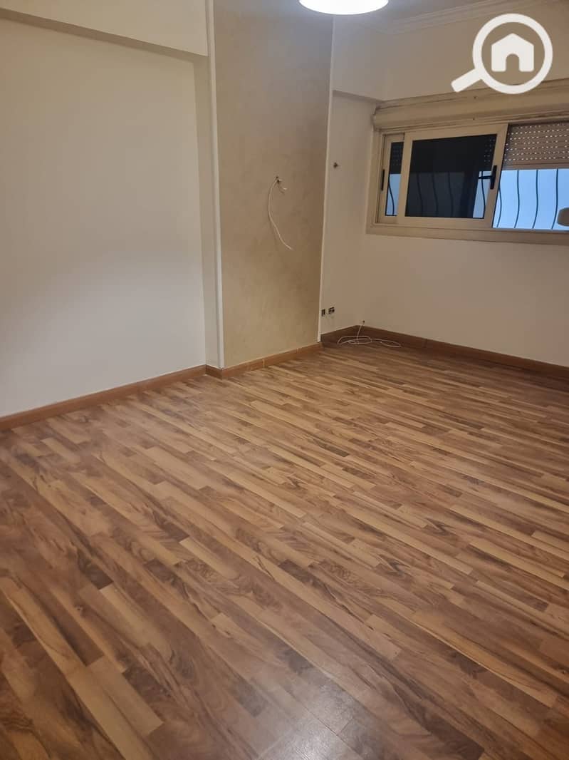 2 efc88981-9a20-45b2-b0fe-cbbd132015e1. jpeg