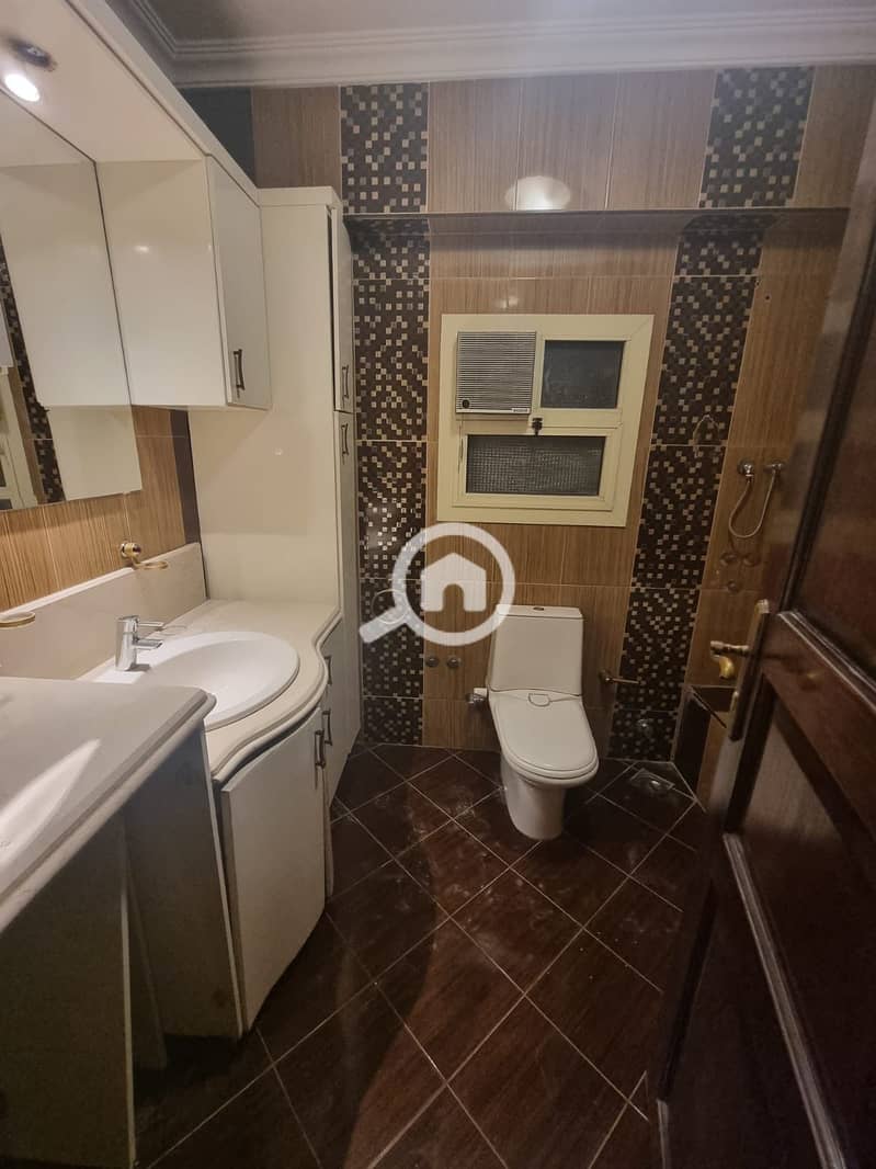 6 e51a4a62-81c1-4b69-b480-b5db759fdedf. jpeg