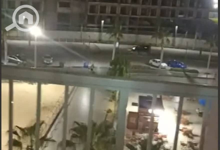 4 7f2f26c1-ddda-47c5-b2ec-798aa1bdf12c. jpg