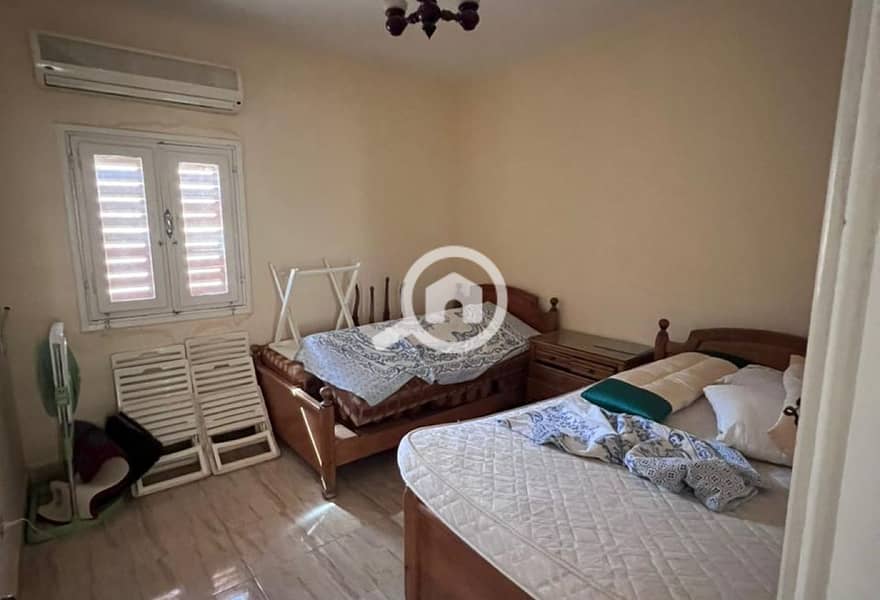 12 cb374226-d41e-45f1-a7a5-2e9994da4faf. jpg