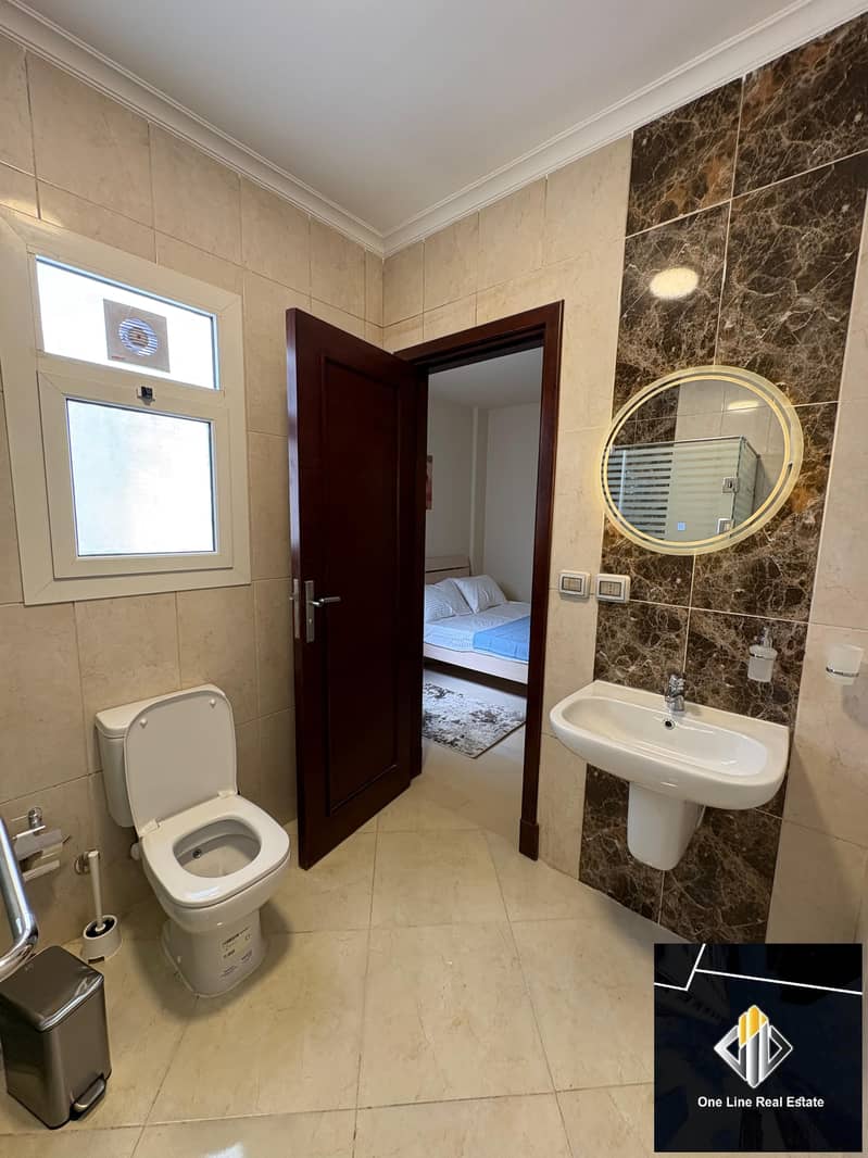 18 e12c76ee-6e41-4126-bfd5-3711003994e5. jpeg