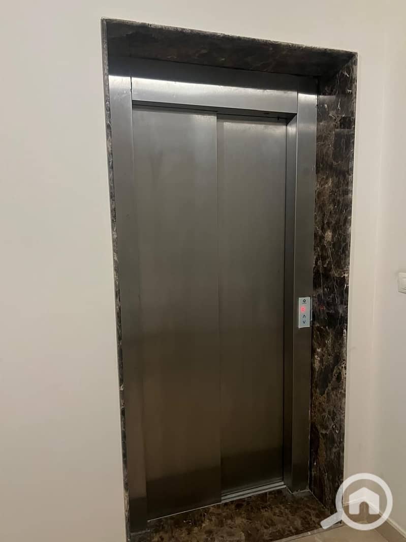 12 10b47720-f5e5-4703-a6e3-acd89618f747. jpg